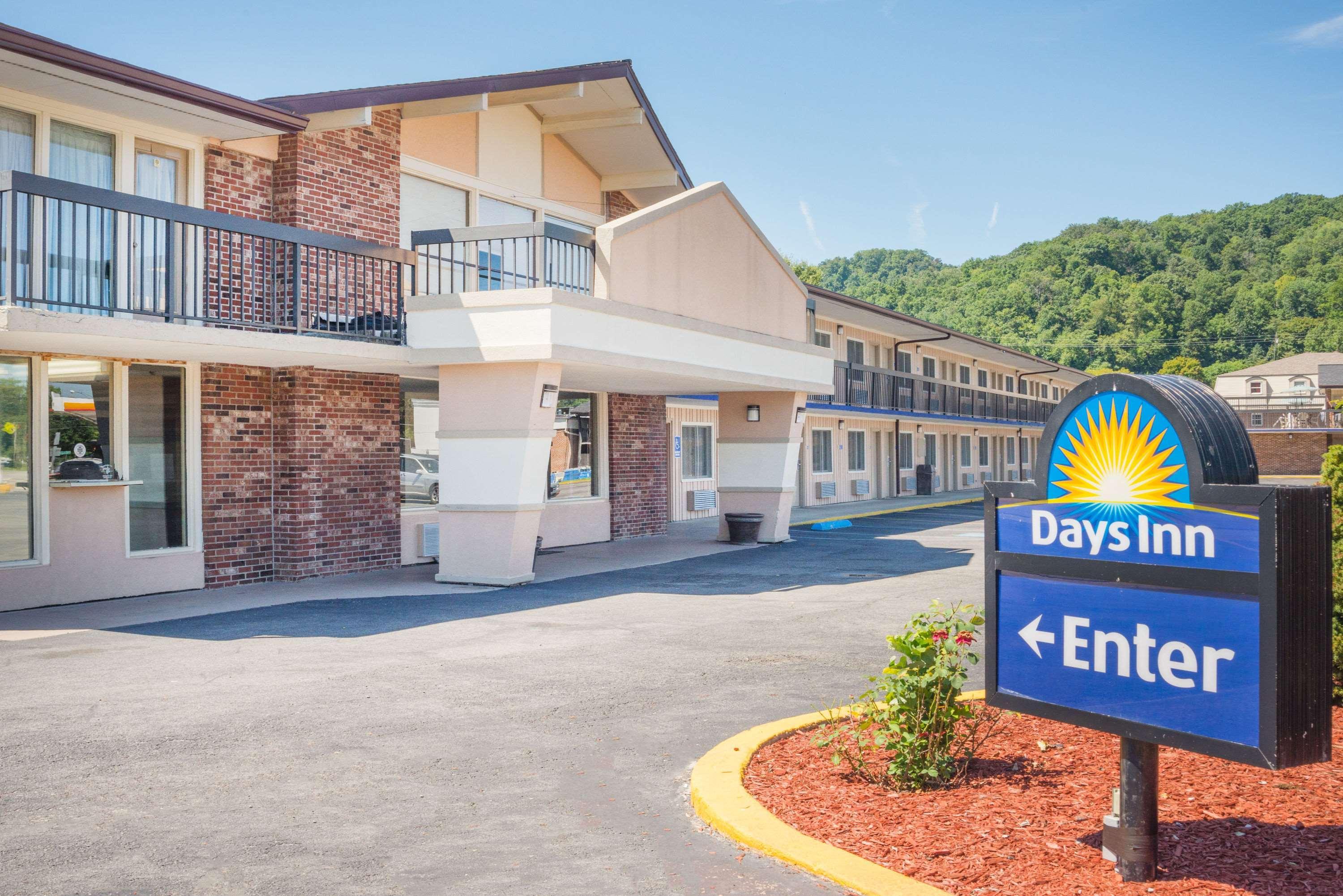 Days Inn By Wyndham Paintsville Eksteriør billede